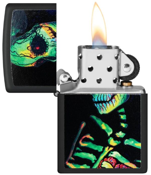 48761 Zippo tulemasin 218 Glowing Skull Design - Image 3